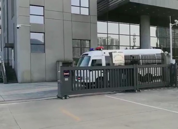 開門紅科技某中級(jí)人民法院電動(dòng)門視頻